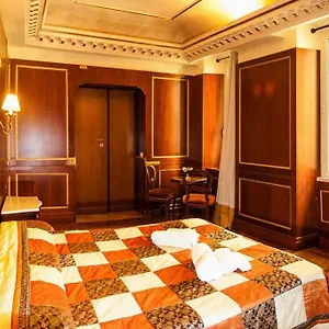 Domina Popolo Rome